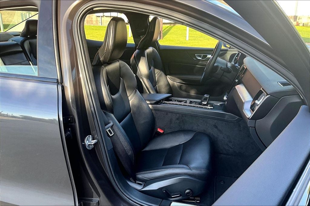 2025 Volvo S60 B5 Core