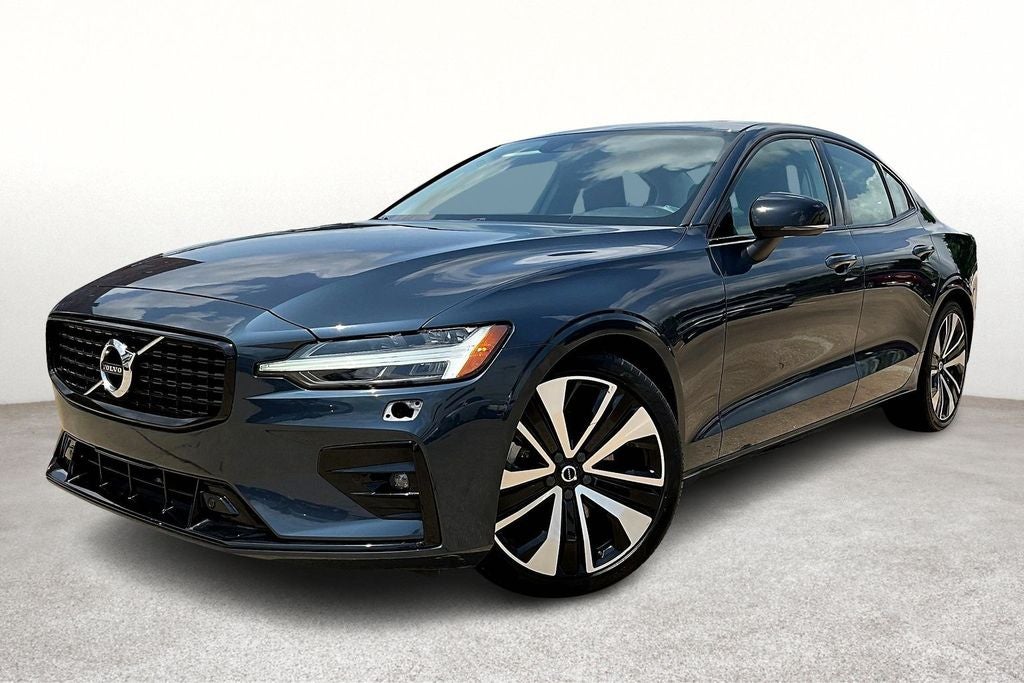2022 Volvo S60 B5 Momentum