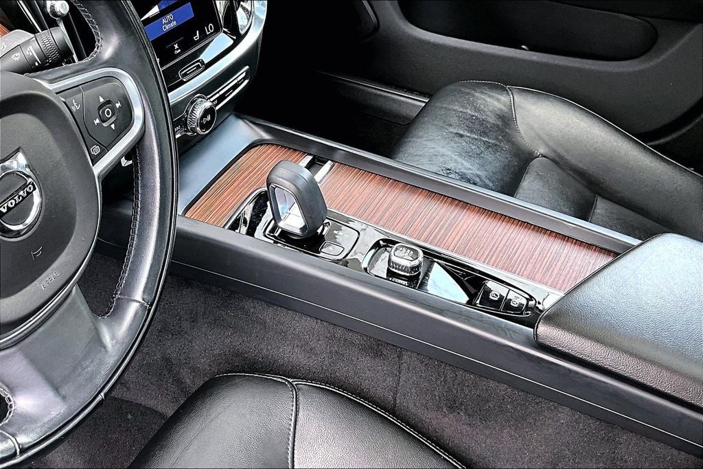 2022 Volvo S60 B5 Momentum