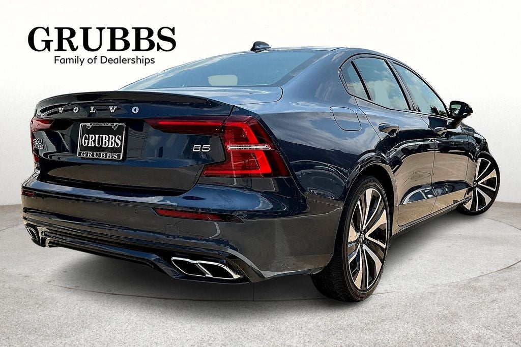 2022 Volvo S60 B5 Momentum