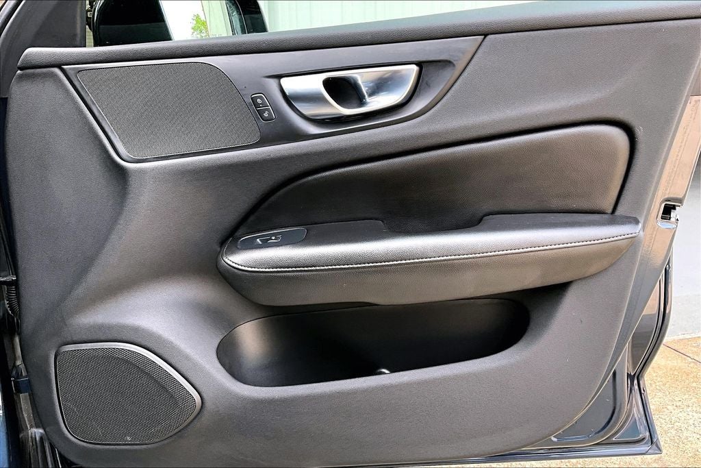 2022 Volvo S60 B5 Momentum