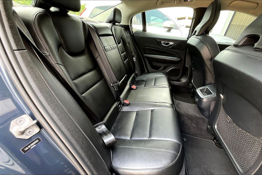 2022 Volvo S60 B5 Momentum