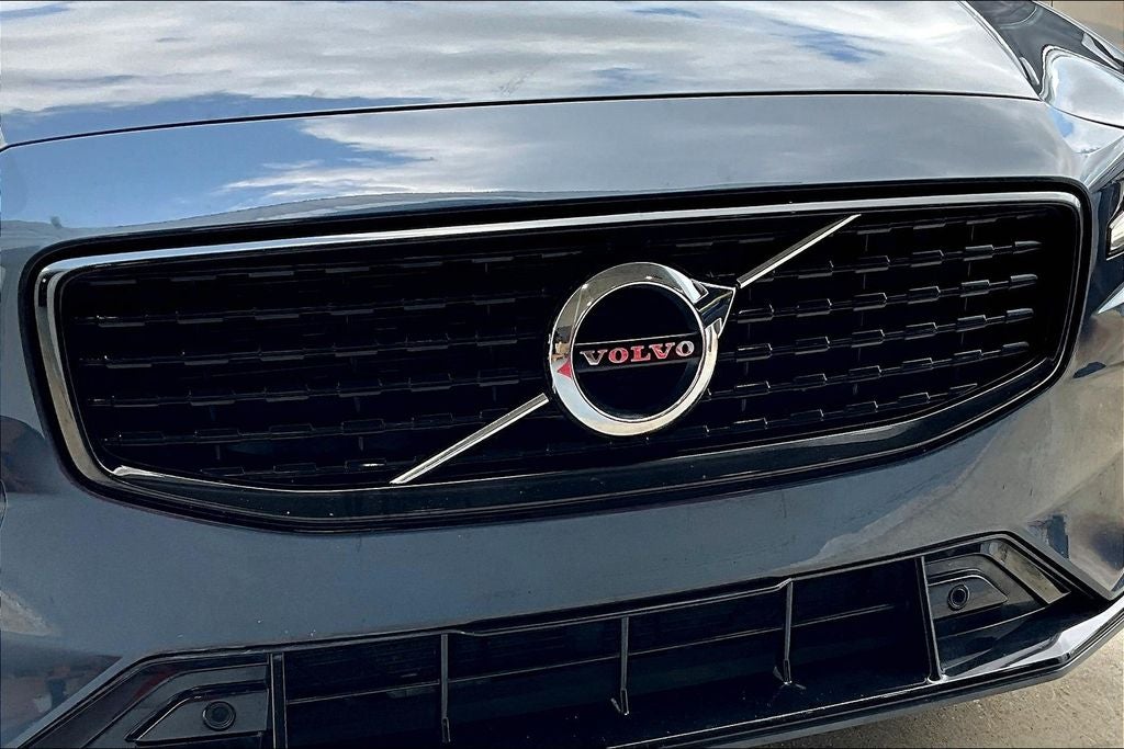 2022 Volvo S60 B5 Momentum