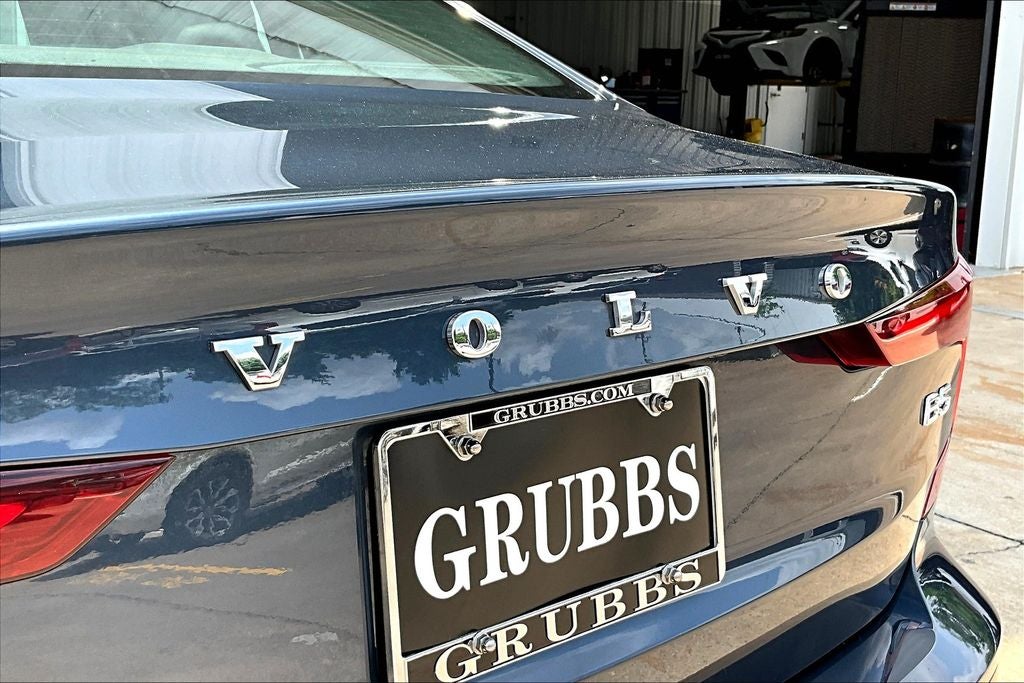 2022 Volvo S60 B5 Momentum