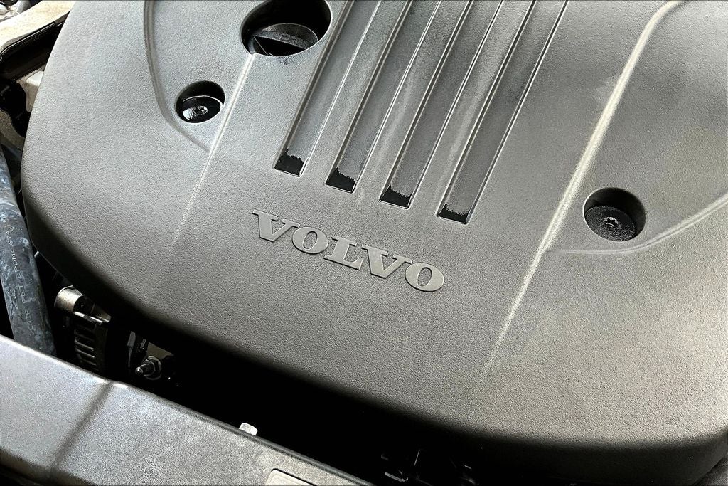 2022 Volvo S60 B5 Momentum