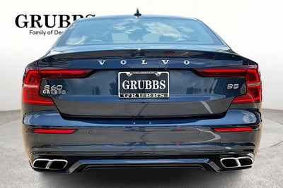 2022 Volvo S60 B5 Momentum