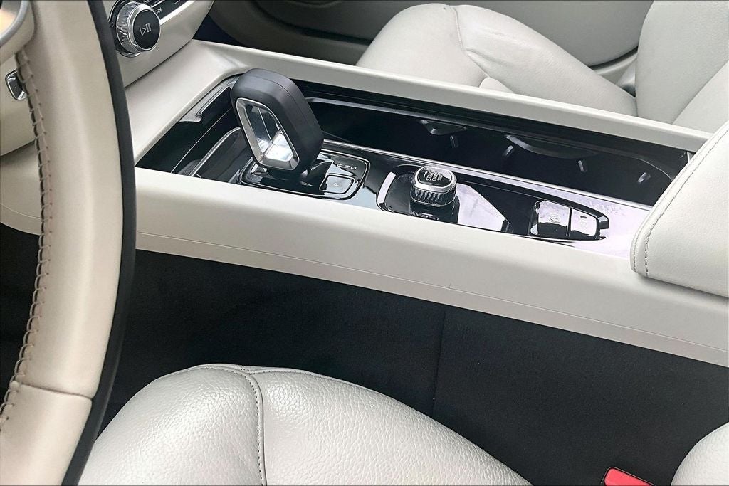 2025 Volvo S60 B5 Plus