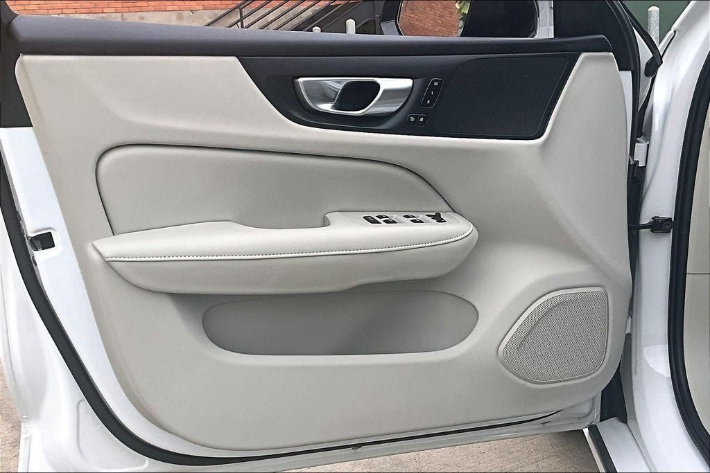 2025 Volvo S60 B5 Plus
