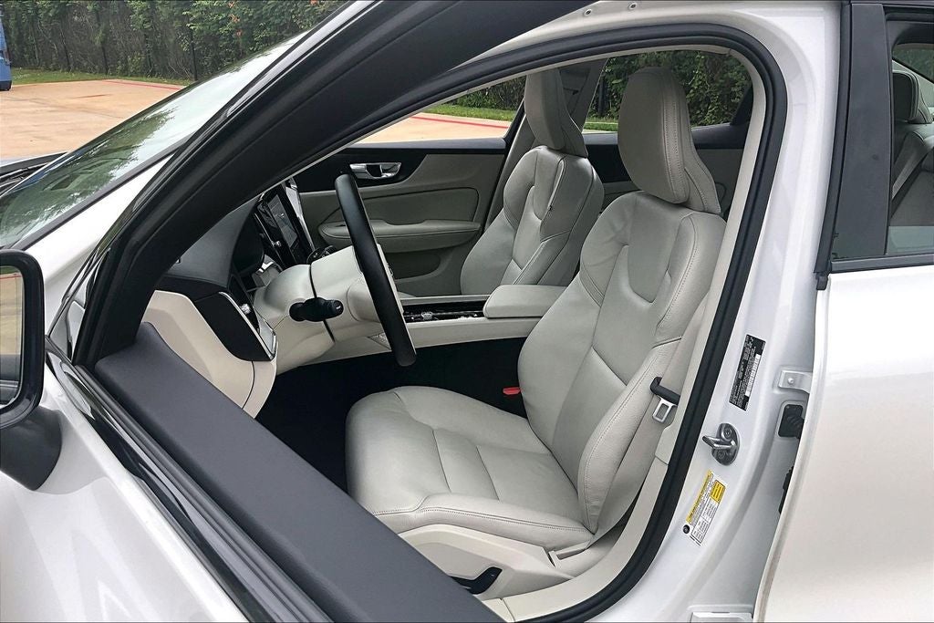 2025 Volvo S60 B5 Plus