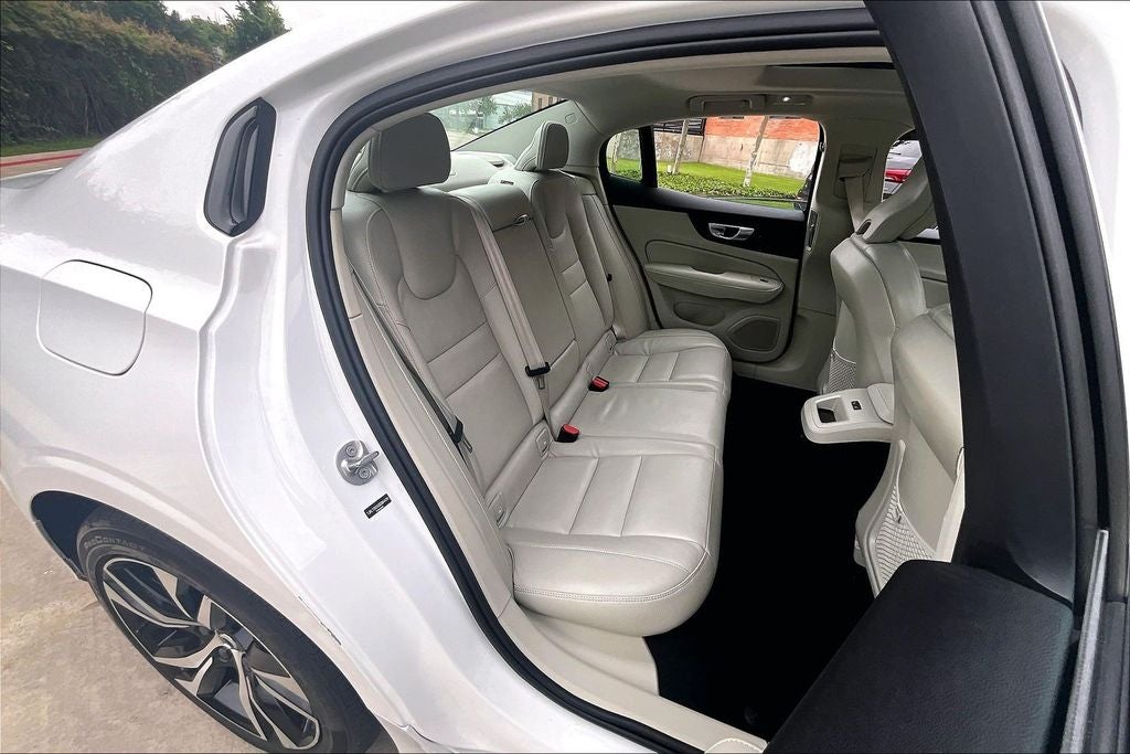 2025 Volvo S60 B5 Plus