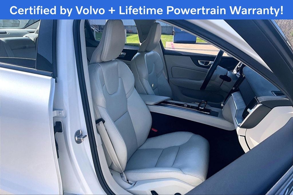 2024 Volvo S60 B5 Plus Dark Theme