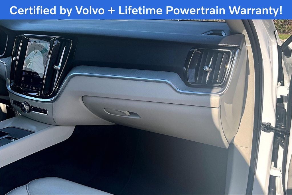 2024 Volvo S60 B5 Plus Dark Theme