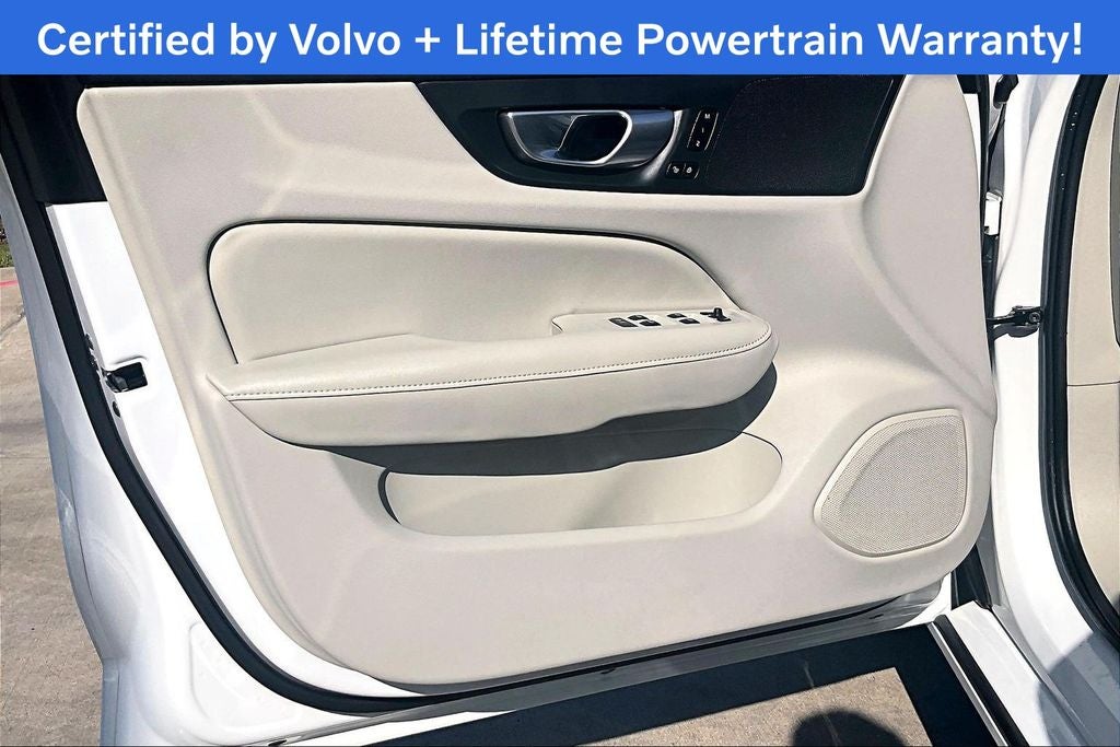 2024 Volvo S60 B5 Plus Dark Theme