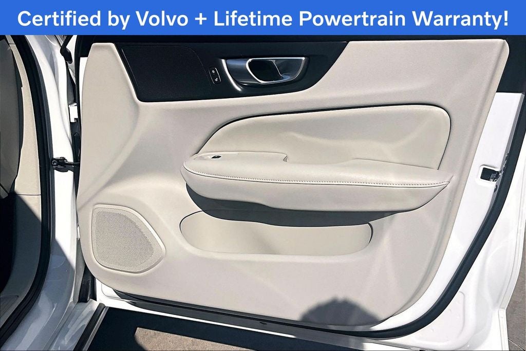 2024 Volvo S60 B5 Plus Dark Theme