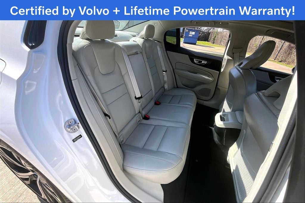 2024 Volvo S60 B5 Plus Dark Theme