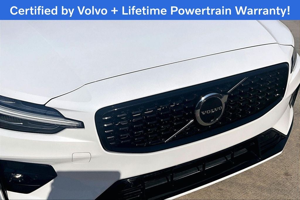 2024 Volvo S60 B5 Plus Dark Theme