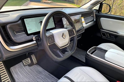 2023 Rivian R1S Adventure