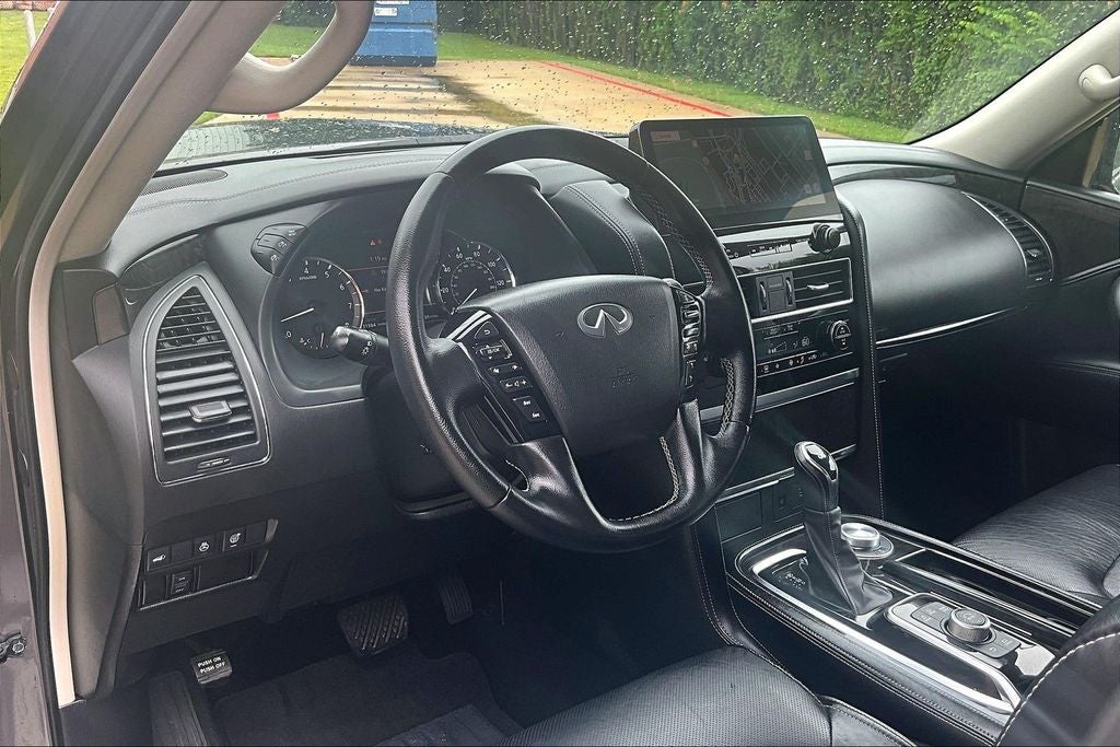 2024 INFINITI QX80 LUXE