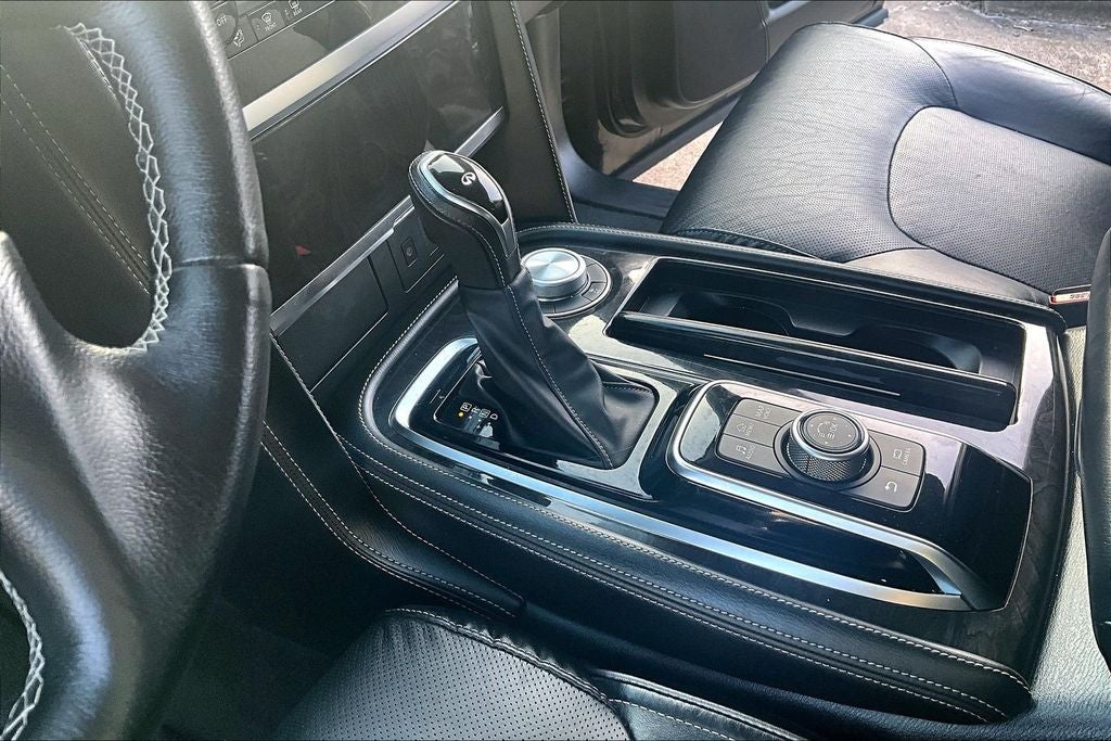 2024 INFINITI QX80 LUXE