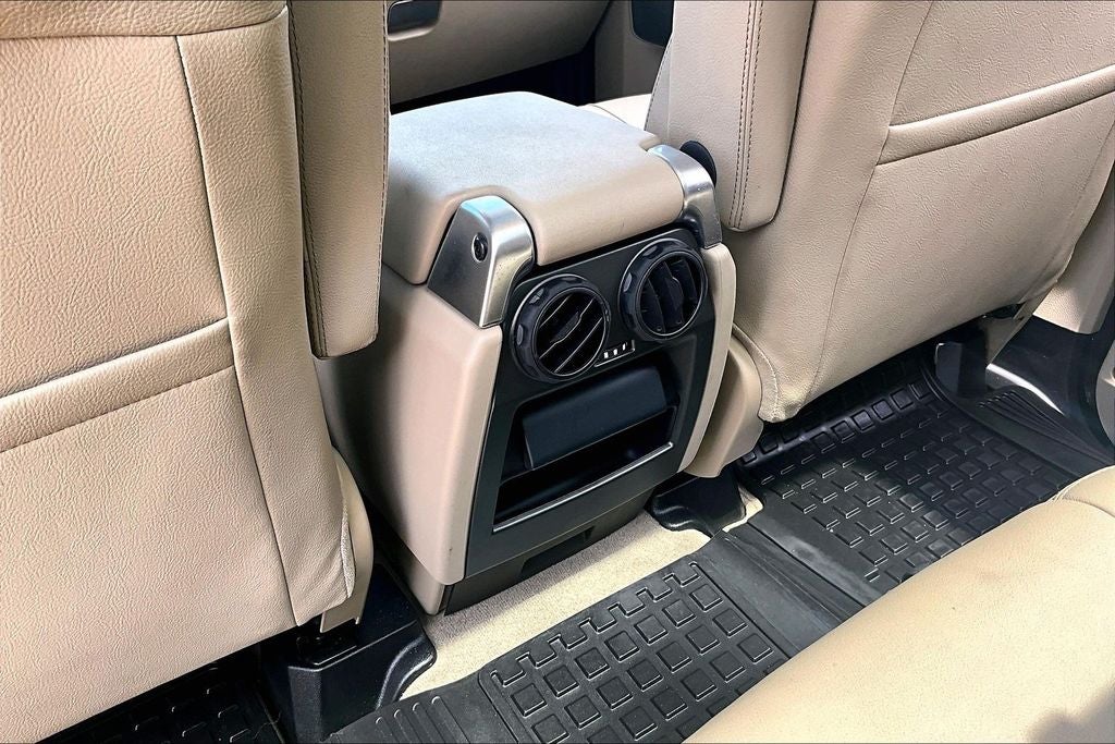 2015 Land Rover LR4 Base
