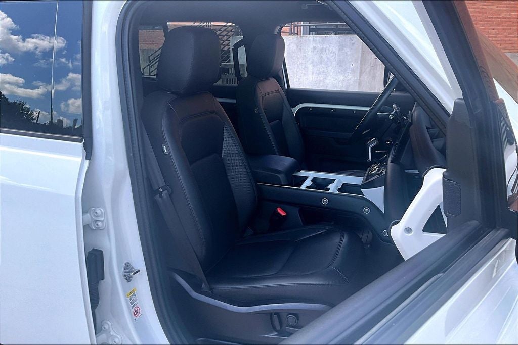 2025 Land Rover Defender 110 S