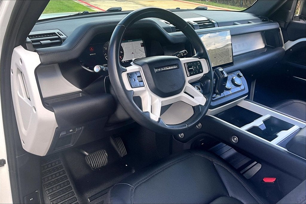 2025 Land Rover Defender 110 S