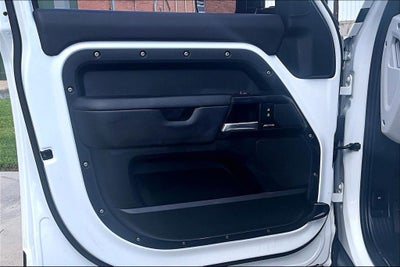 2025 Land Rover Defender 110 S