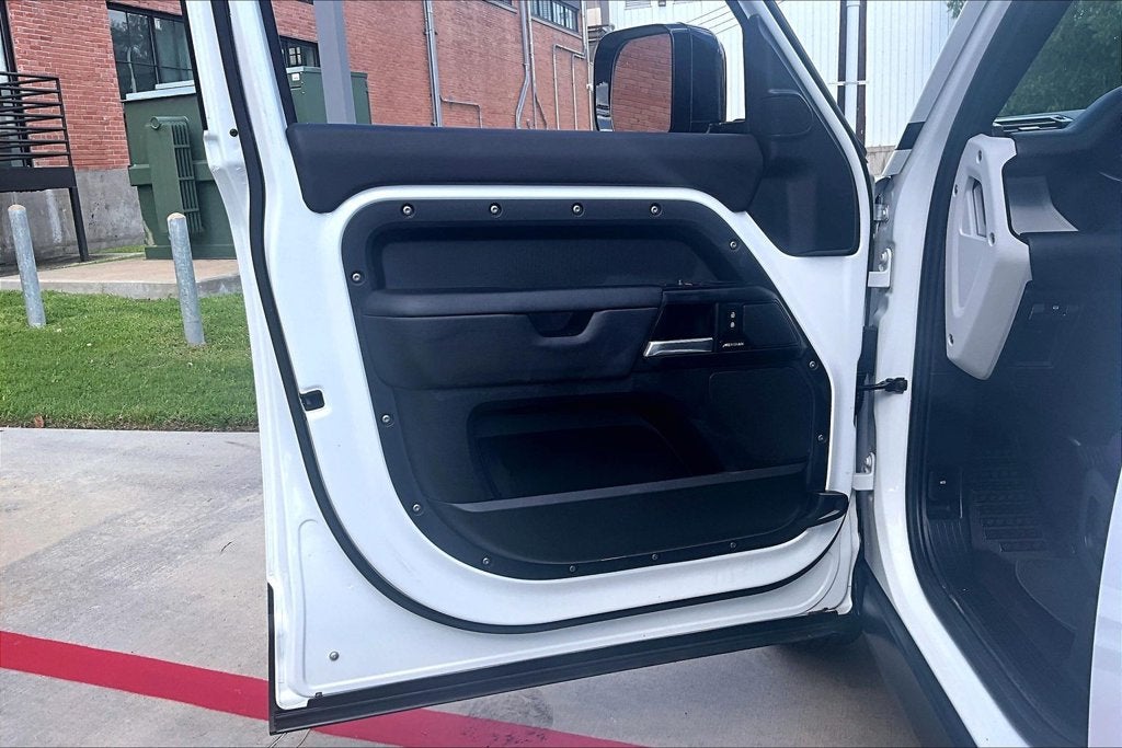 2025 Land Rover Defender 110 S