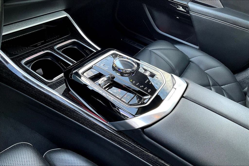 2025 BMW 7 Series 740i xDrive