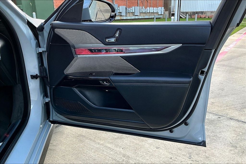 2025 BMW 7 Series 740i xDrive