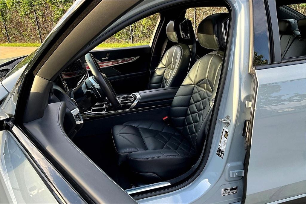 2025 BMW 7 Series 740i xDrive