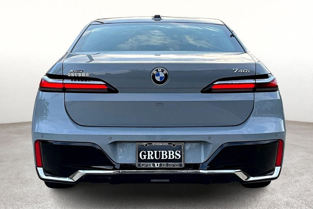 2025 BMW 7 Series 740i xDrive