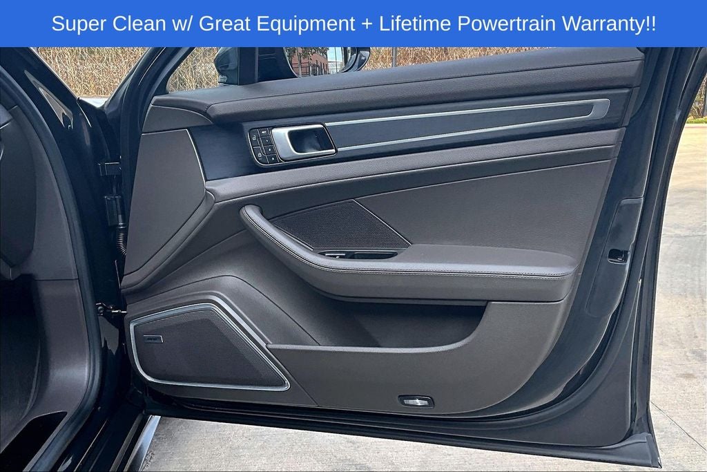 2023 Porsche Panamera Platinum Edition