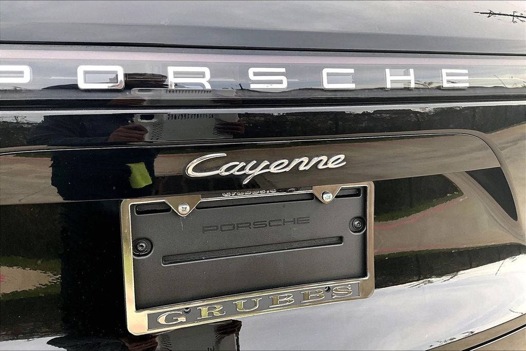 2023 Porsche Cayenne Platinum Edition