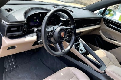 2025 Porsche Macan Electric 4