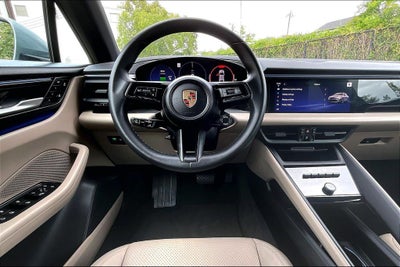 2025 Porsche Macan Electric 4