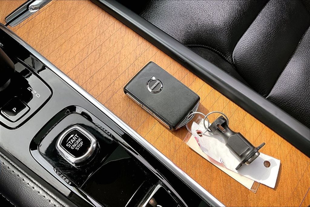 2023 Volvo XC90 B6 Plus 6-Seater