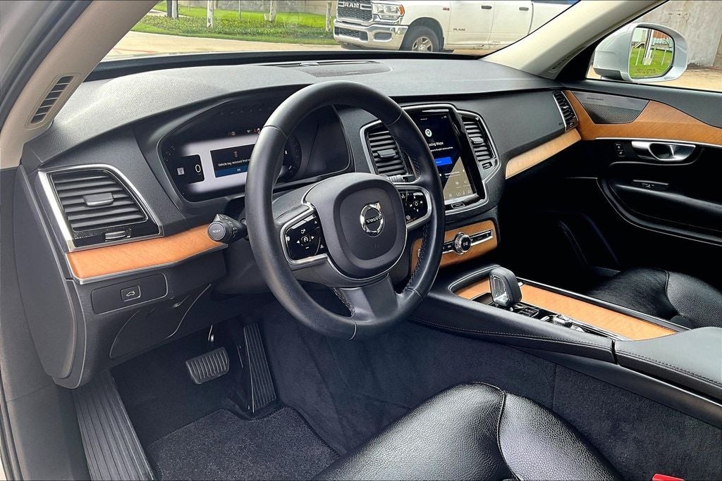 2023 Volvo XC90 B6 Plus 6-Seater
