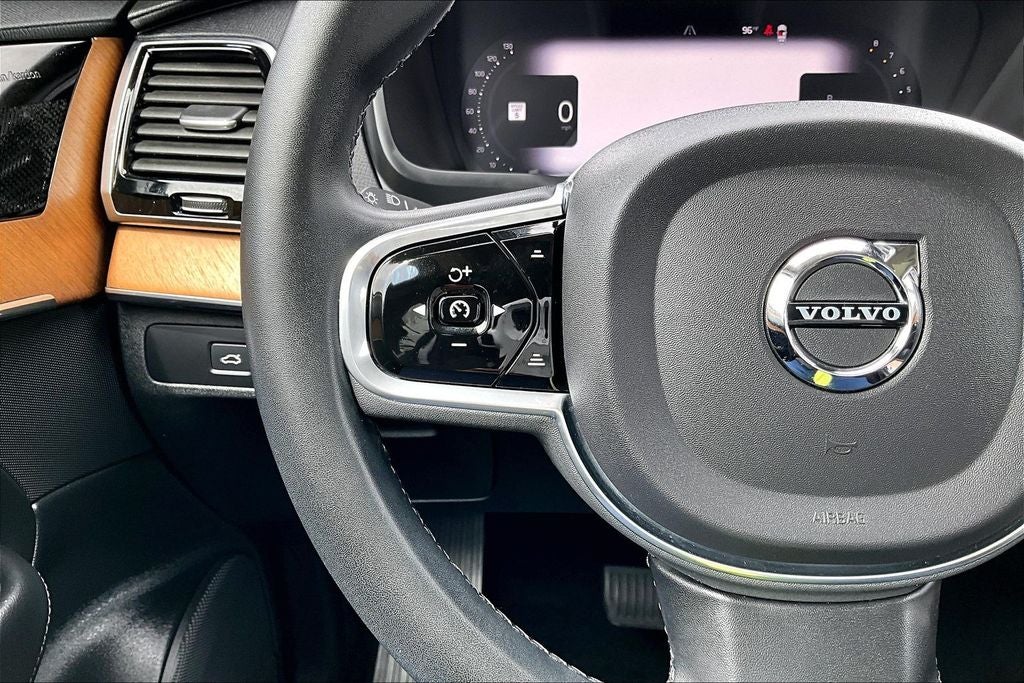 2023 Volvo XC90 B6 Plus 6-Seater