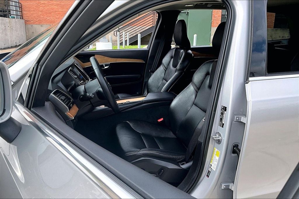 2023 Volvo XC90 B6 Plus 6-Seater