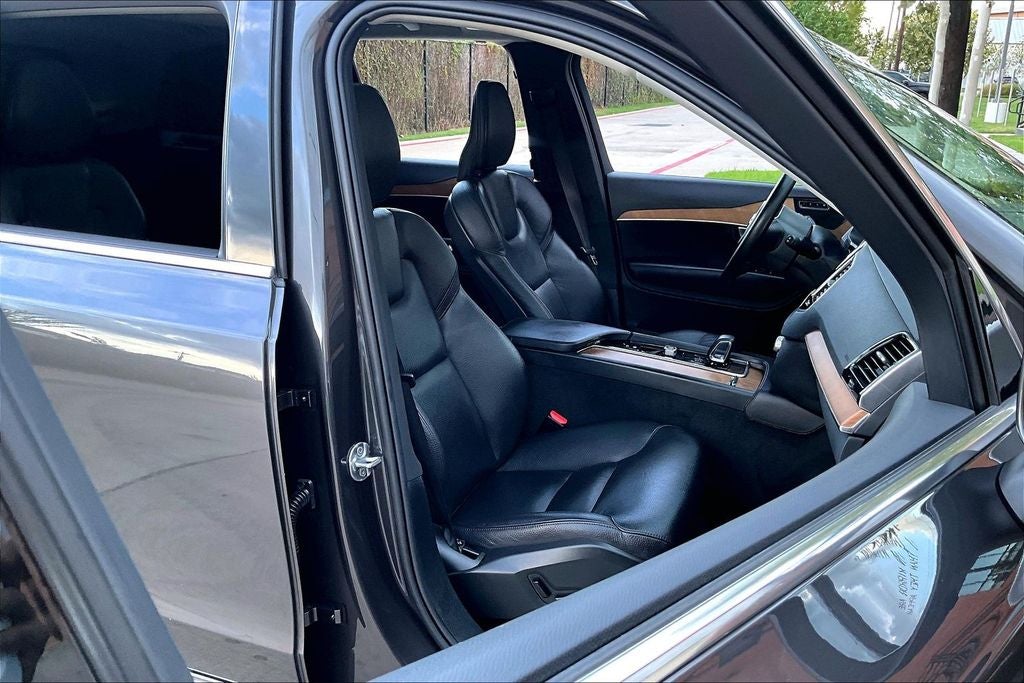 2023 Volvo XC90 B6 Plus 6-Seater