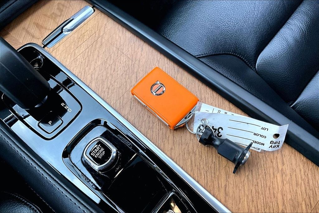 2023 Volvo XC90 B6 Plus 6-Seater