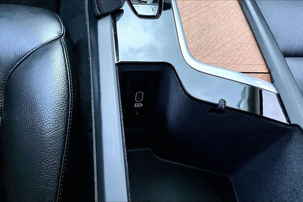2023 Volvo XC90 B6 Plus 6-Seater