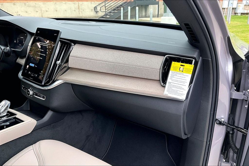 2026 Volvo XC90 B6 Plus 6-Seater