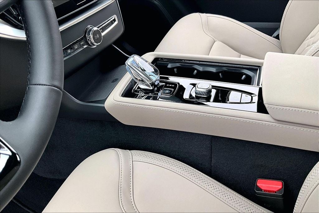 2026 Volvo XC90 B6 Plus 6-Seater