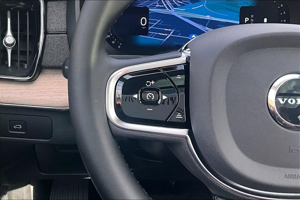 2027 Volvo XC90 B6 Plus 6-Seater