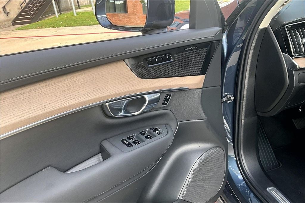 2027 Volvo XC90 B6 Plus 6-Seater