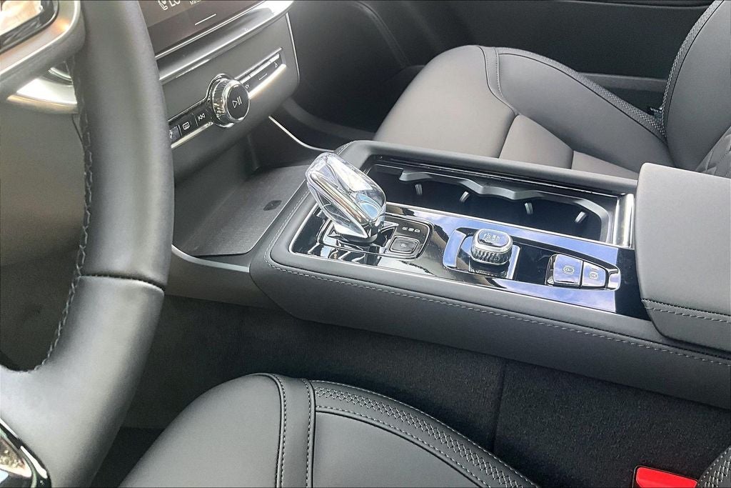 2027 Volvo XC90 B6 Plus 6-Seater
