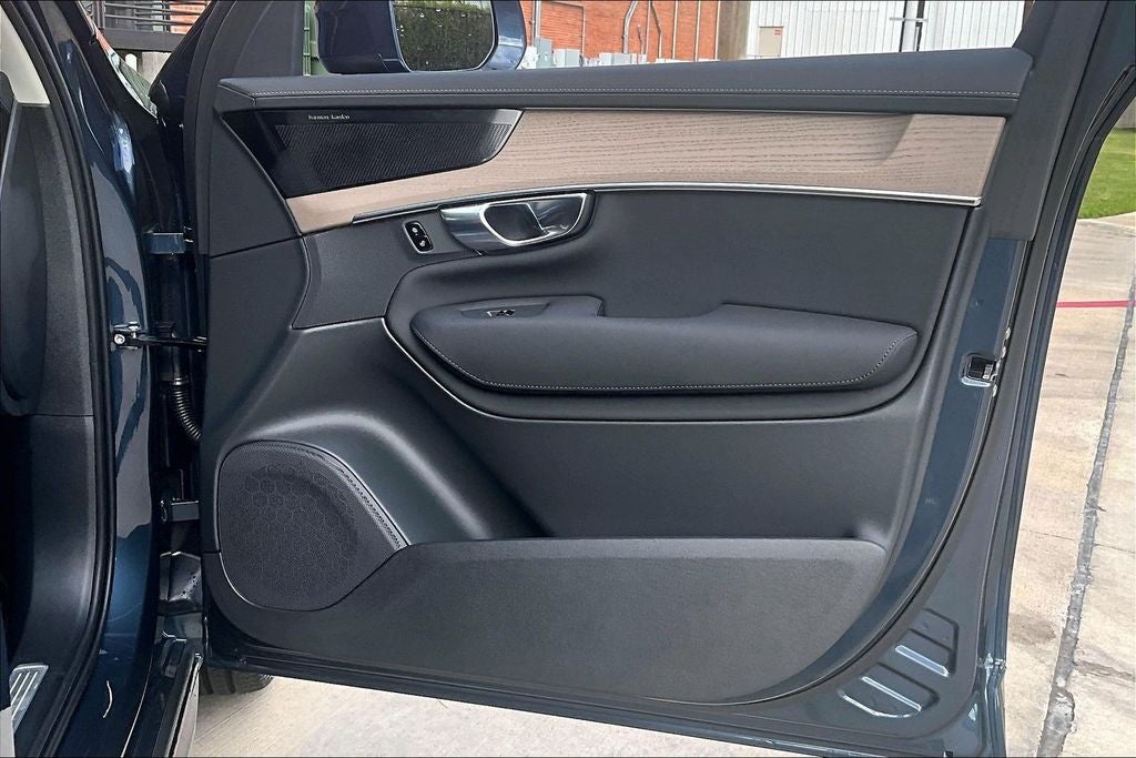 2027 Volvo XC90 B6 Plus 6-Seater