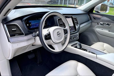 2025 Volvo XC90 B6 Plus 6-Seater